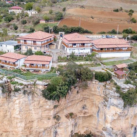 Guest House Bracaj Corovode Экстерьер фото