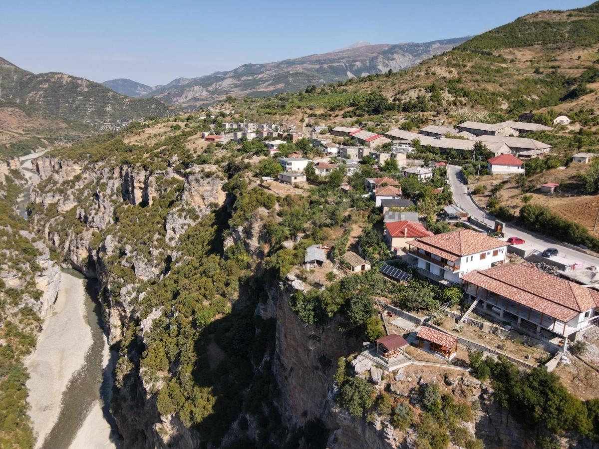 Guest House Bracaj Corovode Экстерьер фото