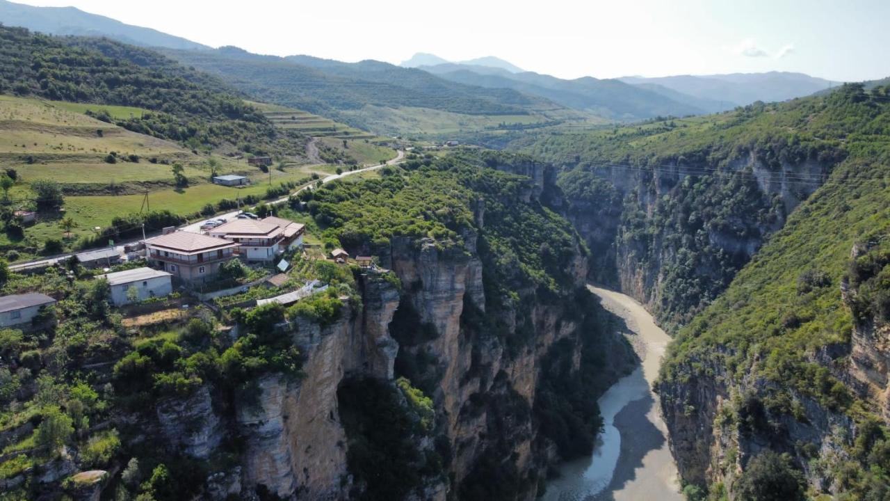 Guest House Bracaj Corovode Экстерьер фото