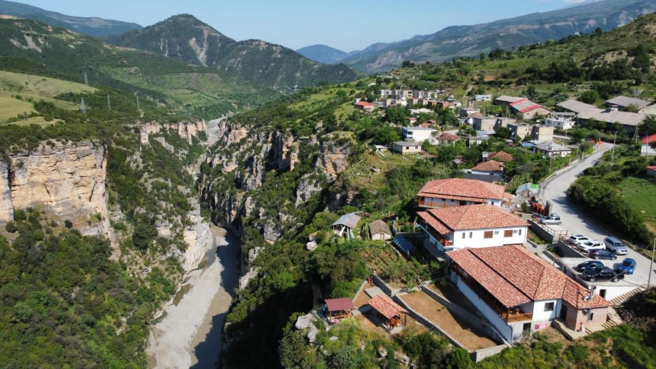 Guest House Bracaj Corovode Экстерьер фото