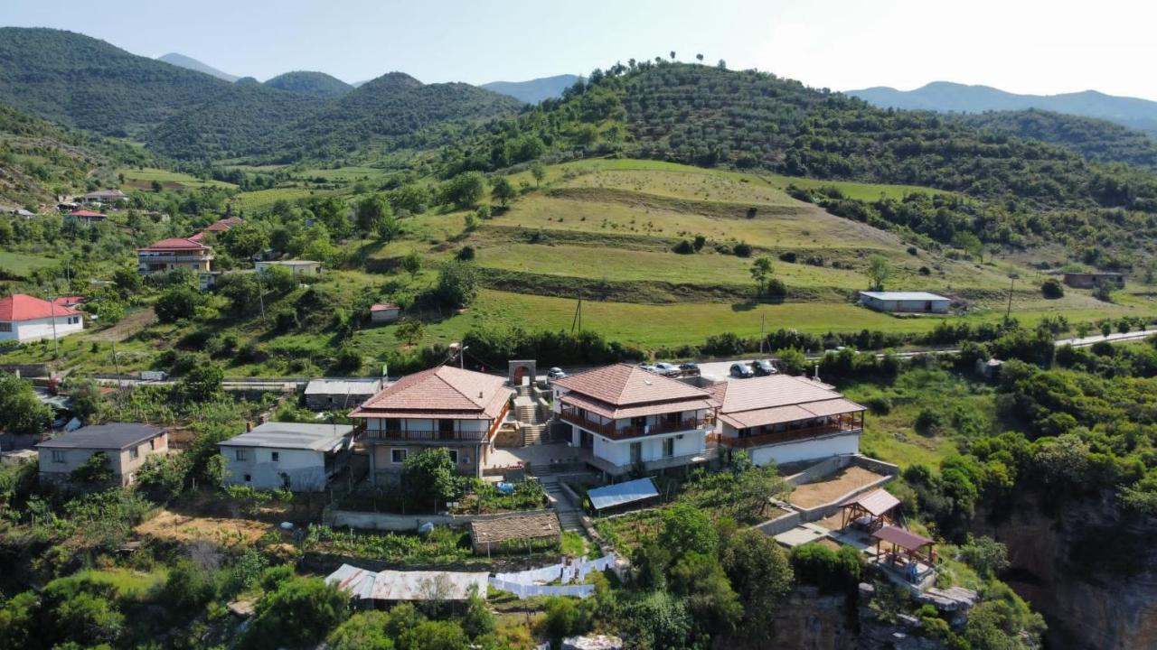 Guest House Bracaj Corovode Экстерьер фото