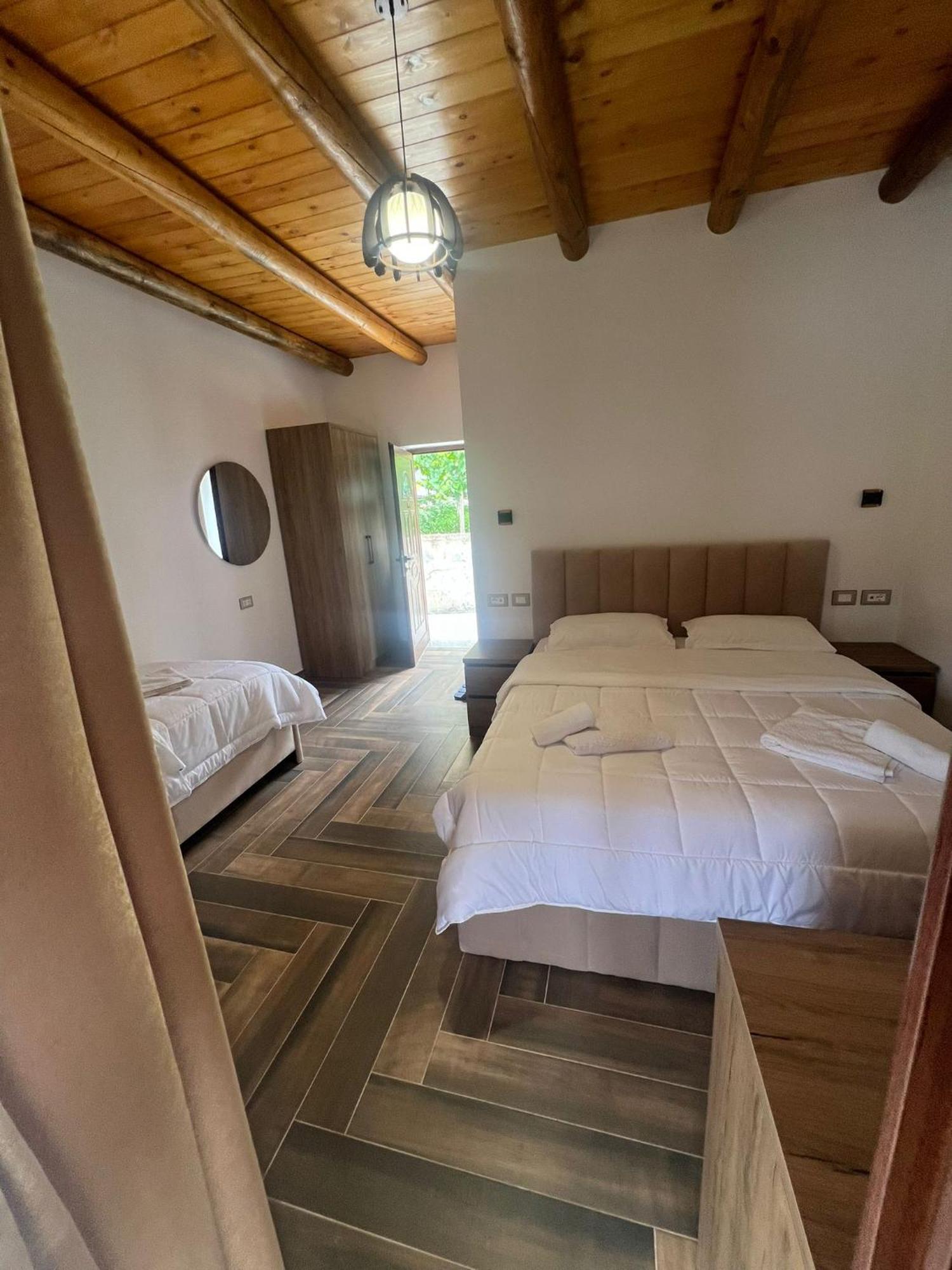 Guest House Bracaj Corovode Экстерьер фото