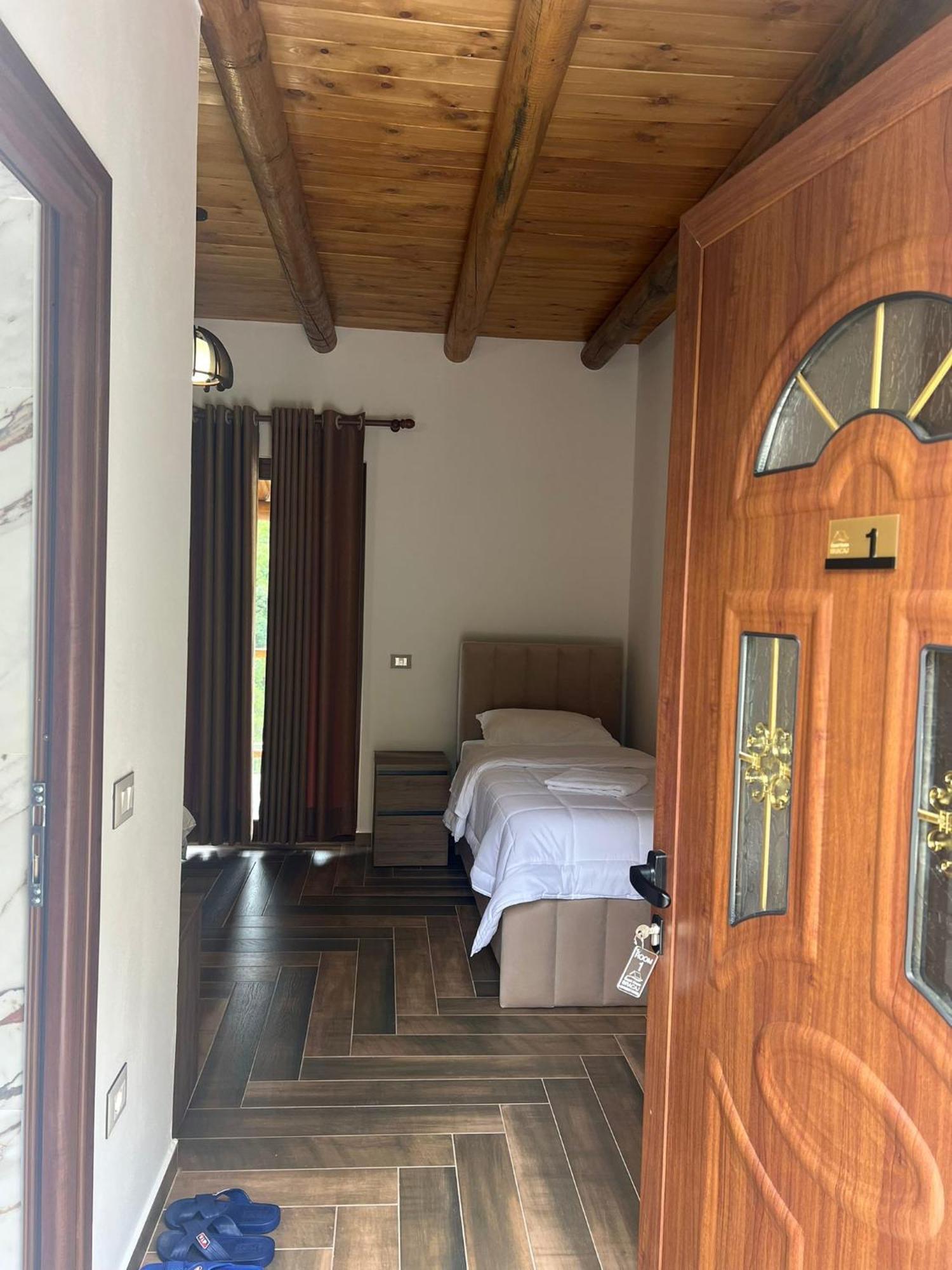 Guest House Bracaj Corovode Экстерьер фото