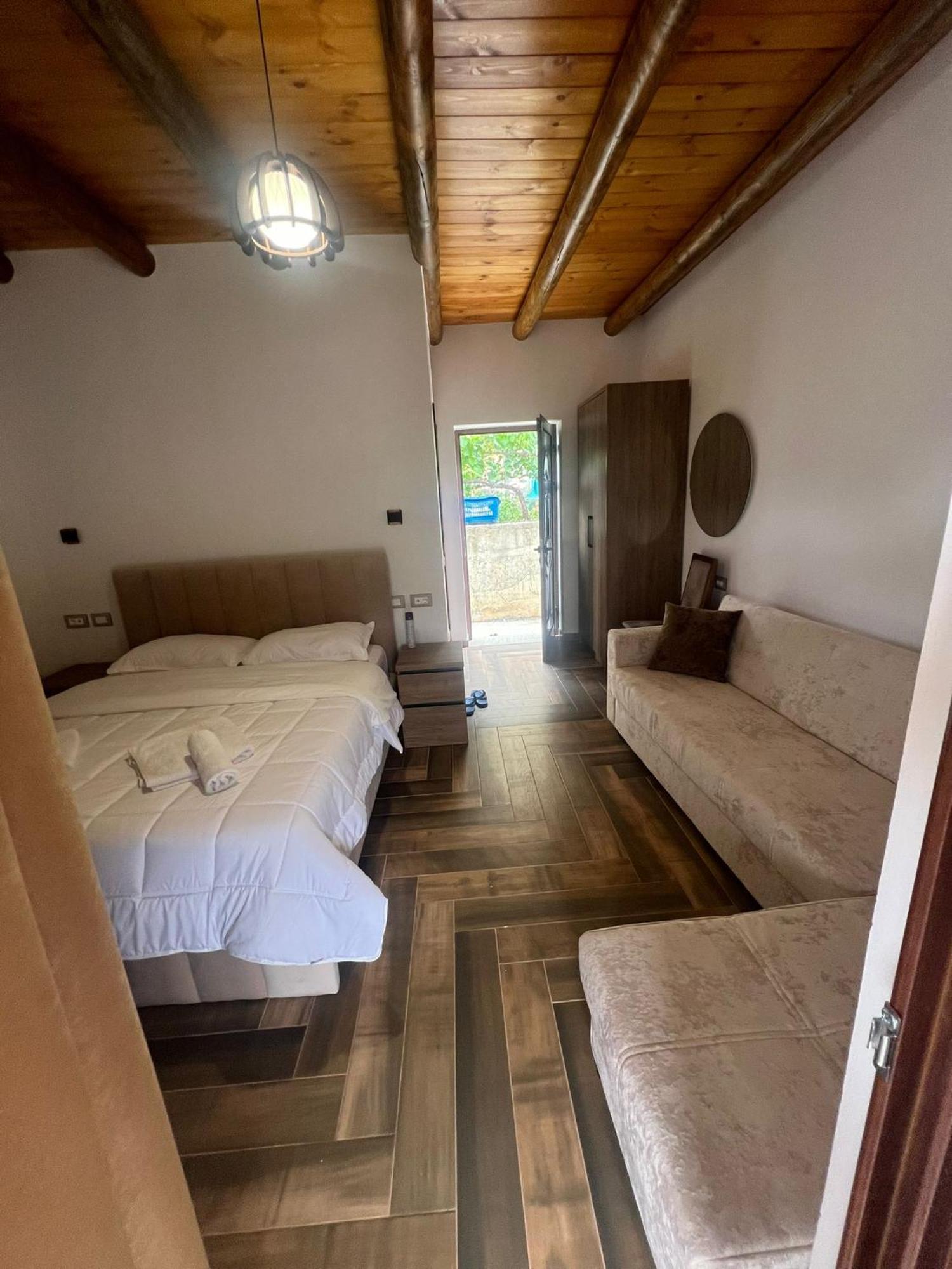 Guest House Bracaj Corovode Экстерьер фото