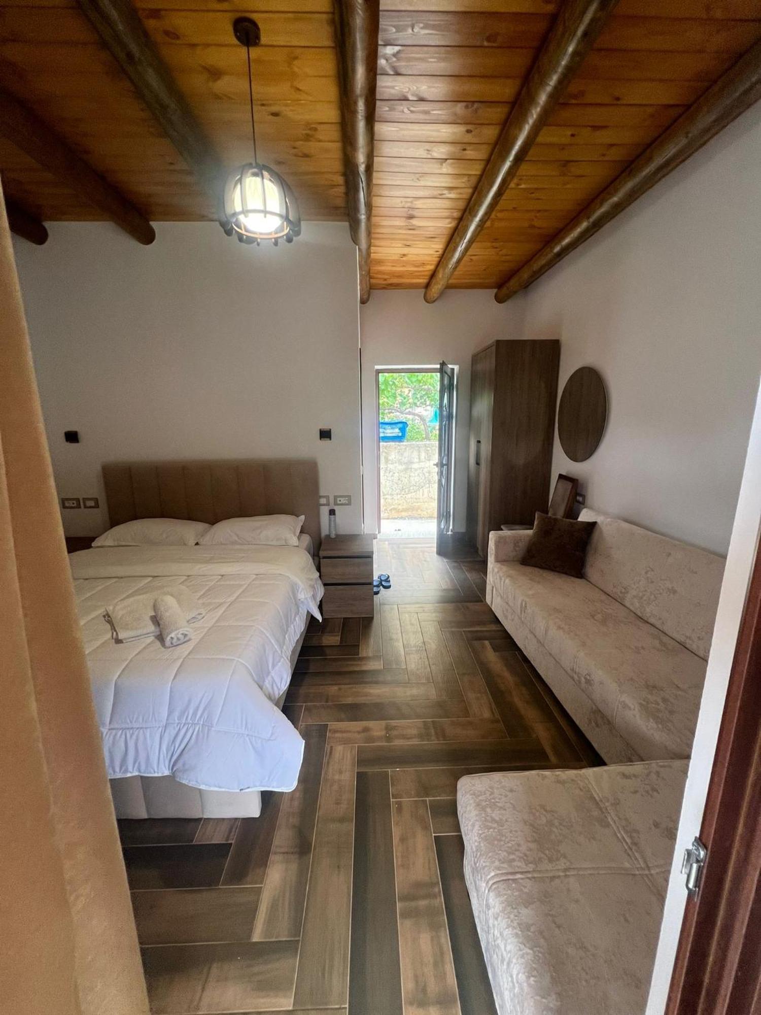 Guest House Bracaj Corovode Экстерьер фото