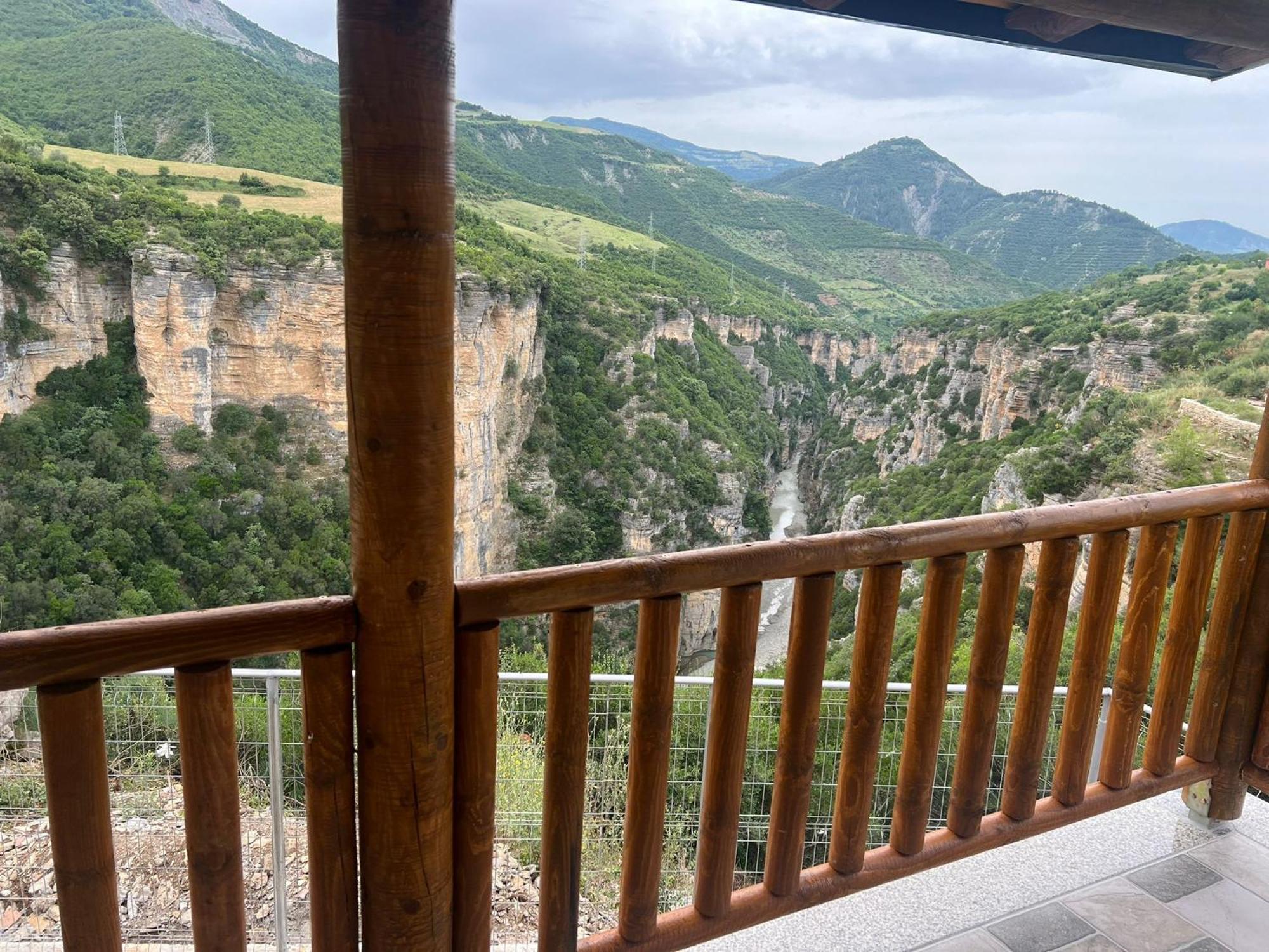 Guest House Bracaj Corovode Экстерьер фото