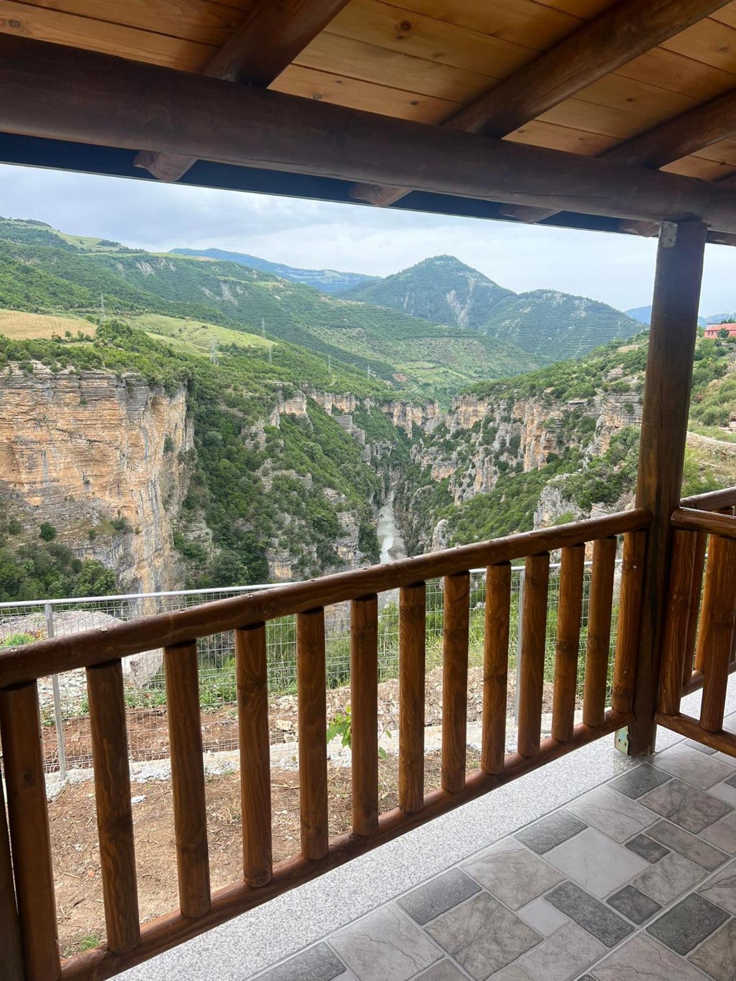 Guest House Bracaj Corovode Экстерьер фото