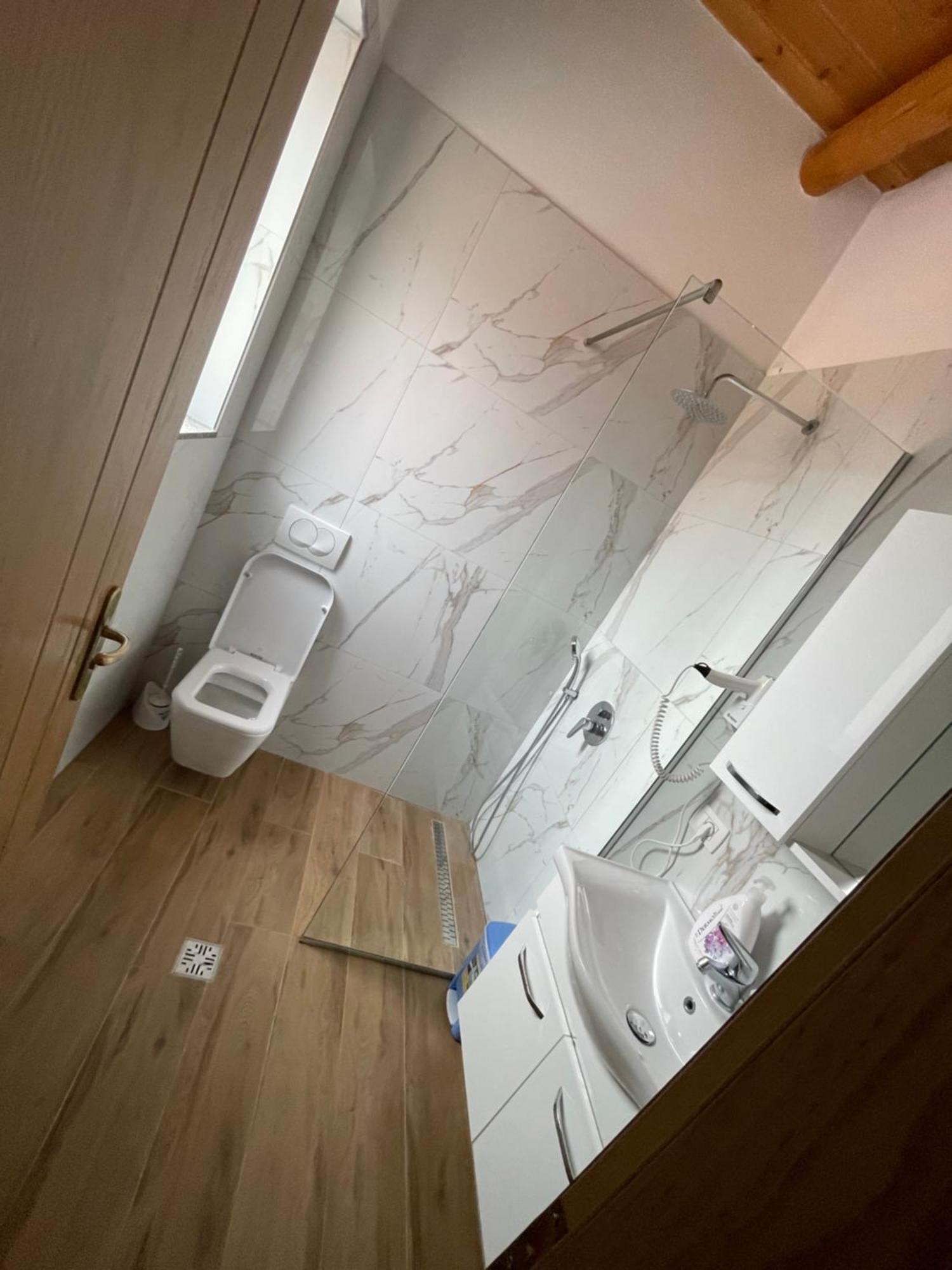 Guest House Bracaj Corovode Экстерьер фото