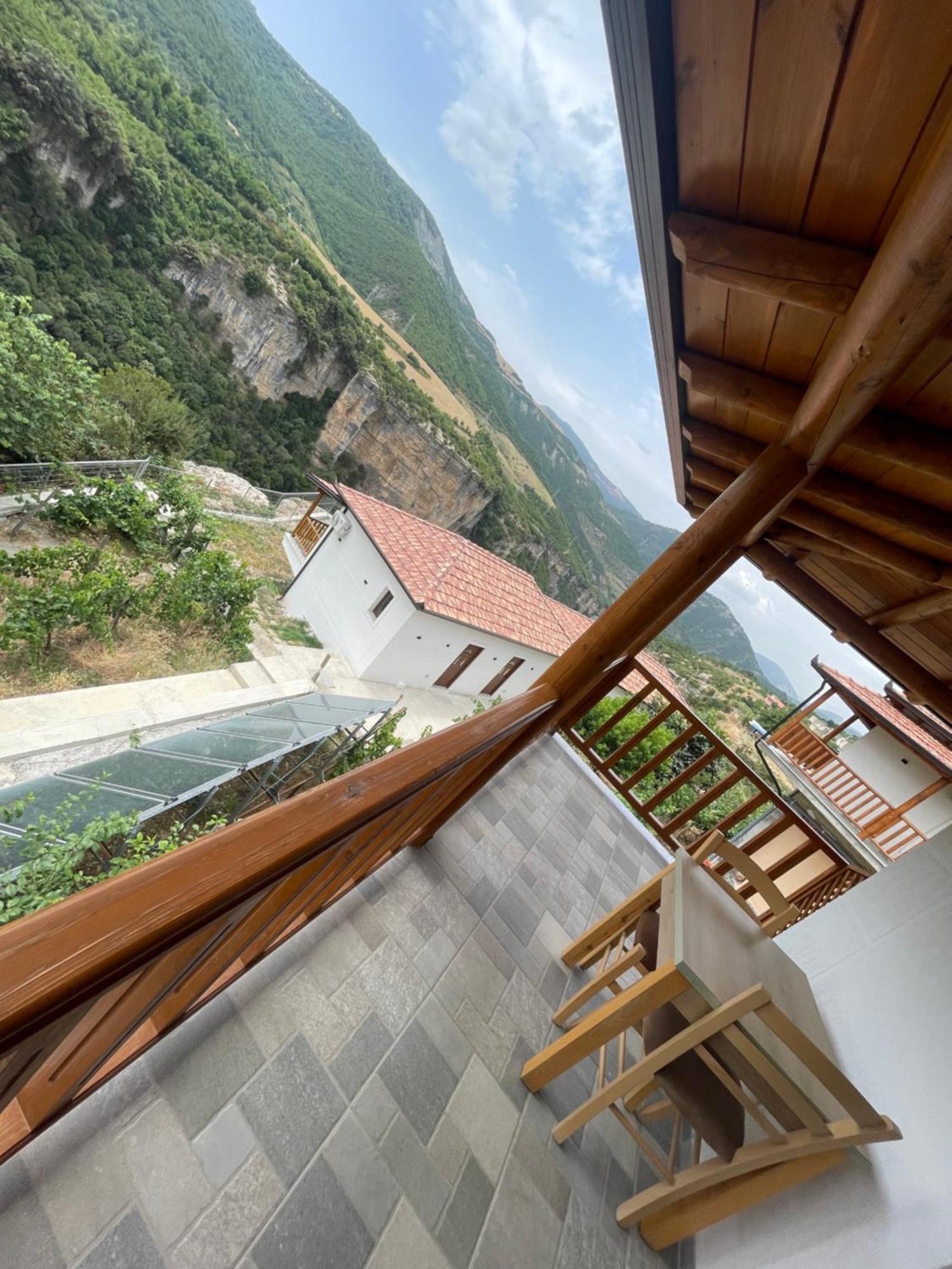Guest House Bracaj Corovode Экстерьер фото